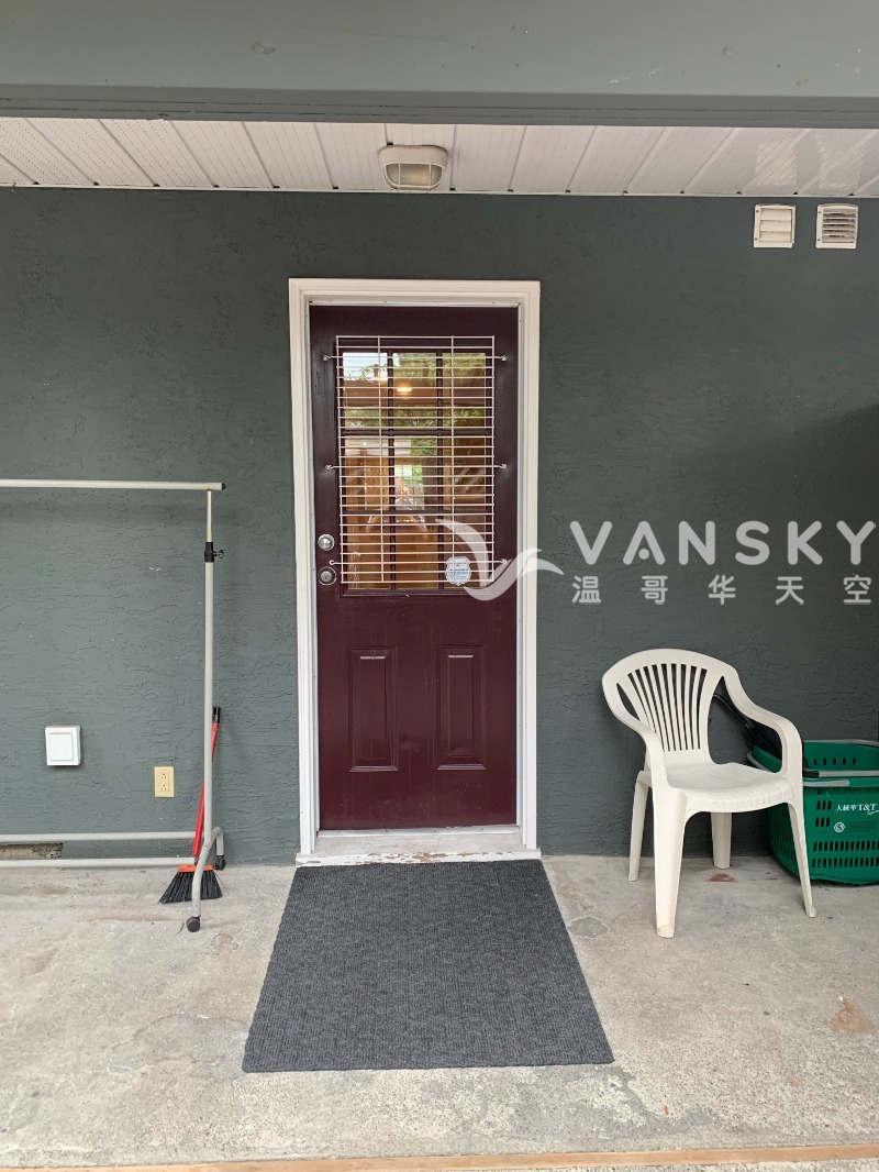 260618091839_Downstair entrance.jpg